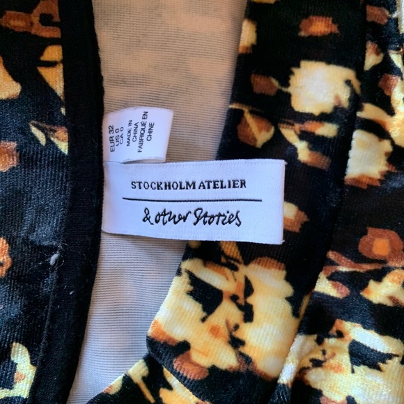 NWOT & Other Stories stretch velvet top size 0 long sleeved pattern top gift - Picture 9 of 12
